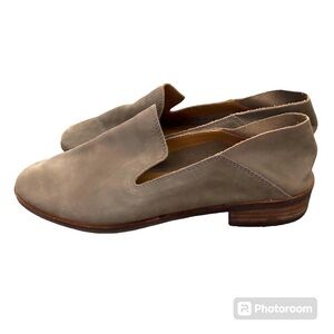 Lucky Brand soft leather taupe Cahill slip on loafers size 8.5